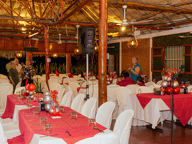 mesa decorada para eventos